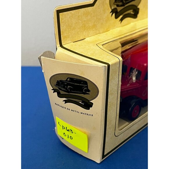 Vintage Lledo Bedford 30CWT Red & Black Van Harry Ramsden's Promo Van Truck - Picture 4 of 7